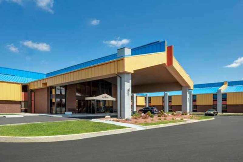 Baymont Inn & Suites Airport South